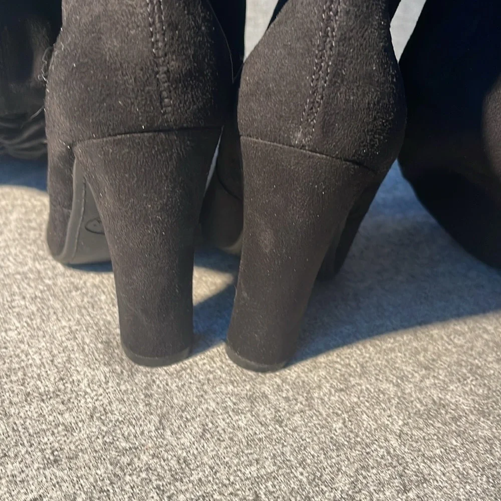 Steve Madden Gleemer Over the Knee Boots. NEW